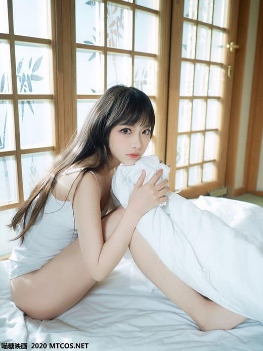 喵糖映画 VOL.143 日系白T私房 魅力小解解 [35P/180M]