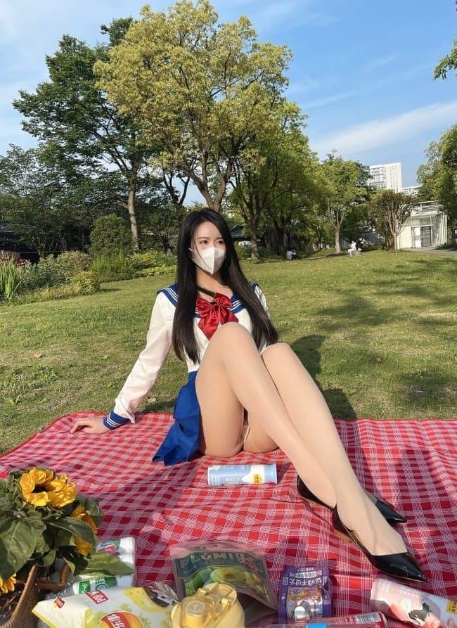 [微密圈]July芝岚 –户外野餐 [59P-89M]