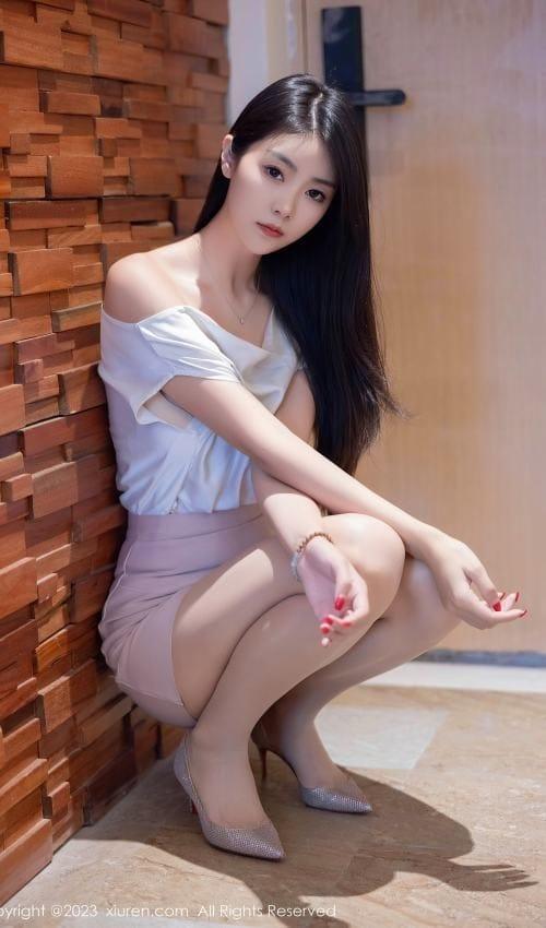 [XiuRen秀人网] 2023.09.28 No.7457 可樂Vicky 美腿丝袜[96P/877MB]